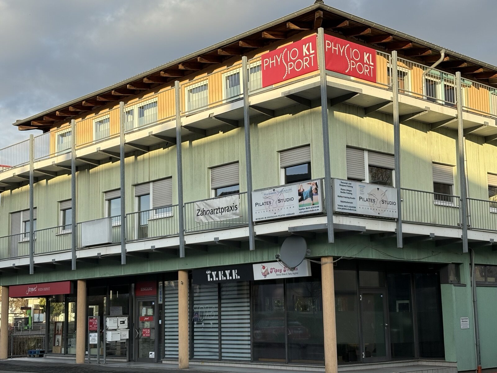Praxisgebäude Pariser Straße, frühere Ansicht